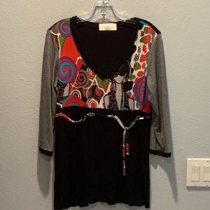 Cute funky v-neck top